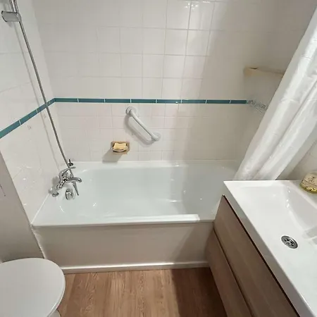 A Avec Parking Souterrain Et Casier A Skis - Fr-1-597-189 Apartment *