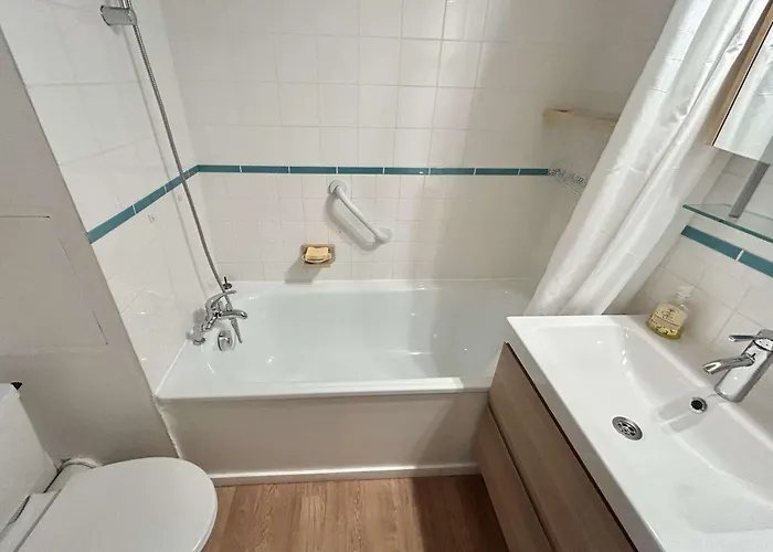 A Avec Parking Souterrain Et Casier A Skis - Fr-1-597-189 Appartement *